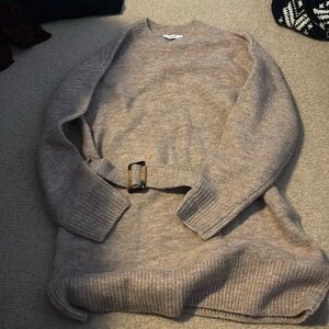 Longer knit sweater with belt